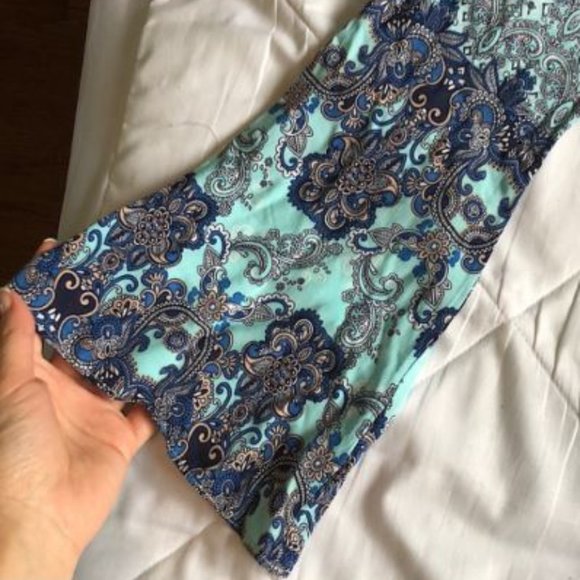 💠 Blue Patterned Romper 💠 - Picture 3 of 15